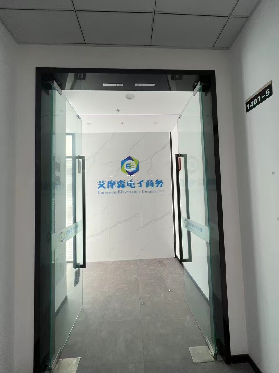 cf30fa12775a276c4e2f5d447ebebfa.jpg