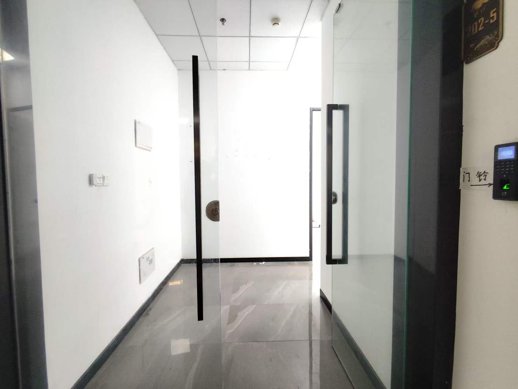 软件园三期C区 C03栋 202-5单元 132平 2隔间 东北角