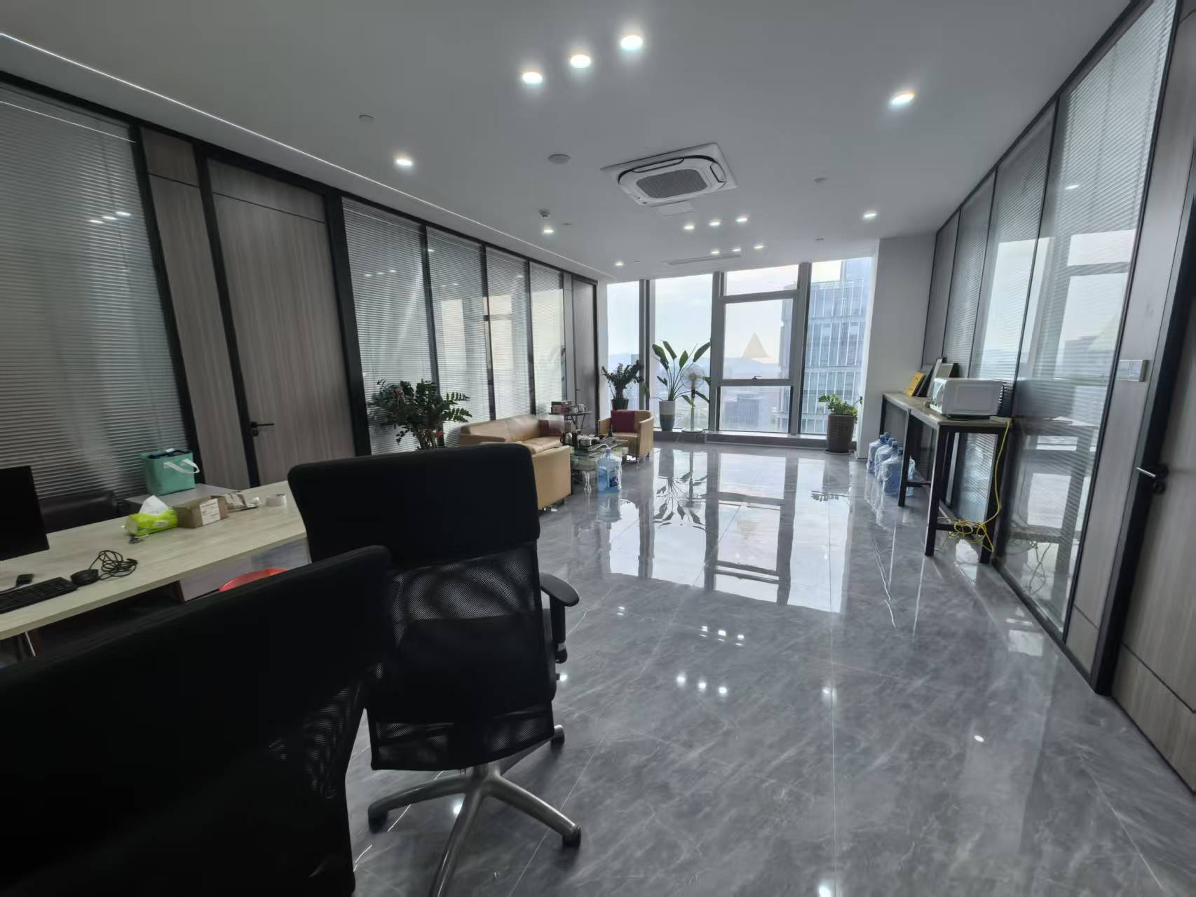 软件园三期F区 F14栋 2503-8单元 219平 3隔间 东北角